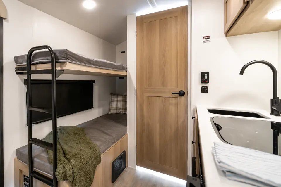 🏕️ Rockwood Geo Pro 13LE 2026 | Compacte, confortable et parfaite pour la famille!