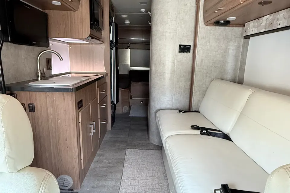 Mercedes Winnebago View Class C fuel efficient