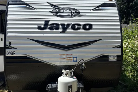 “Orca Pod” Jayco 174BH SLX Travel Trailer