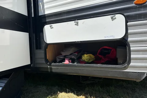 “Orca Pod” Jayco 174BH SLX Travel Trailer