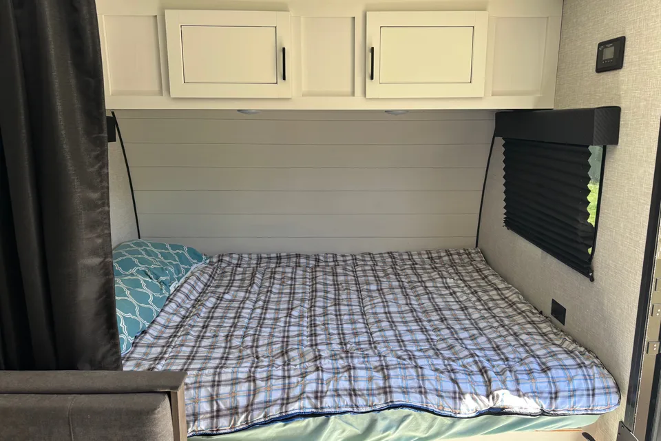 “Orca Pod” Jayco 174BH SLX Travel Trailer