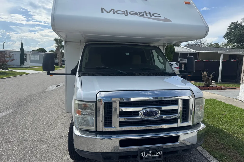 Thor Motor Coach Majestic Class C