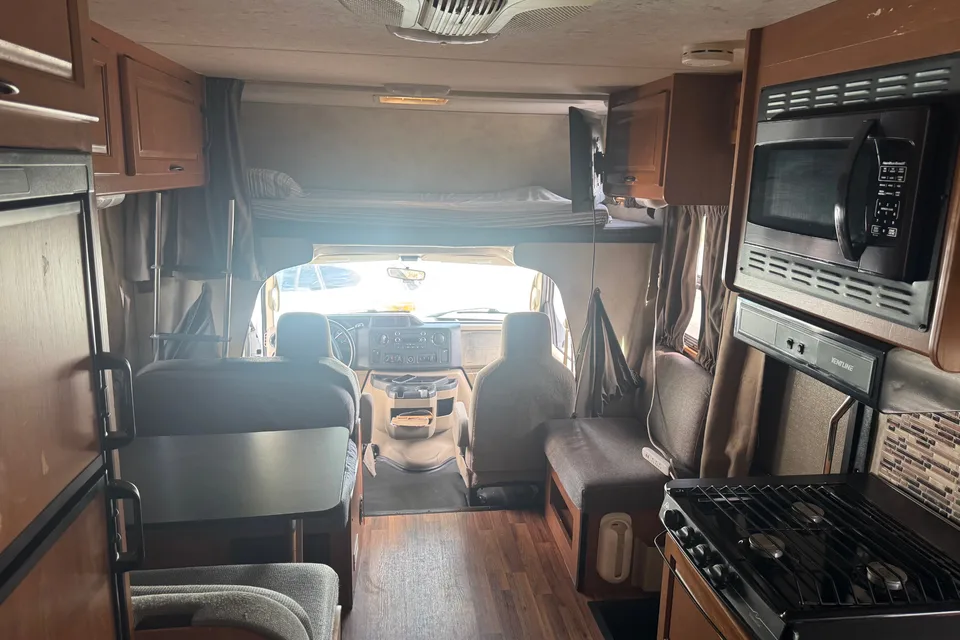 Thor Motor Coach Majestic Class C