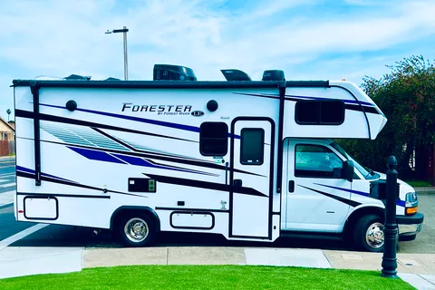 SUPER CLEAN 2025 FORESTER 24' (PET FRIENDLY)