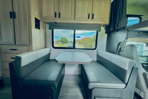 SUPER CLEAN 2025 FORESTER 24' (PET FRIENDLY)