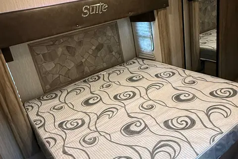 Arctic Wolf 38ft Fifth Wheel