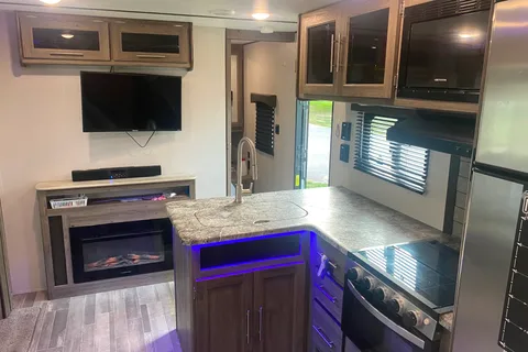Wes's Crossroads Zinger Travel Trailer