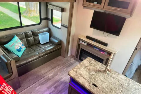 Wes's Crossroads Zinger Travel Trailer