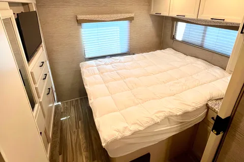 2022 Thor Motor Coach Freedom Elite 30FE
