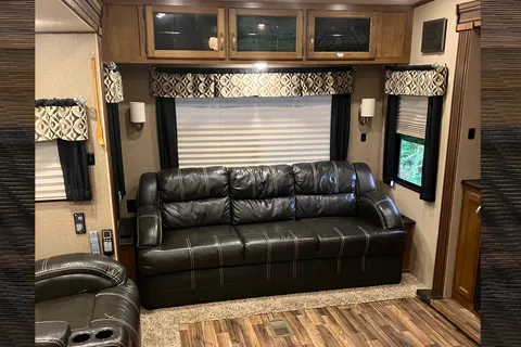 Jones Chaparral 2 Bedroom 390QSMB