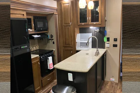 Jones Chaparral 2 Bedroom 390QSMB