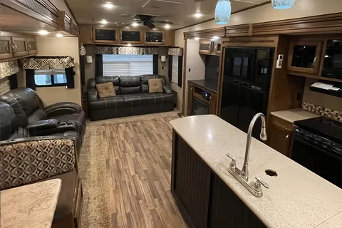 Jones Chaparral 2 Bedroom 390QSMB