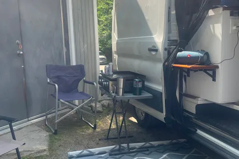 Bob's Ford Transit air B.O. B