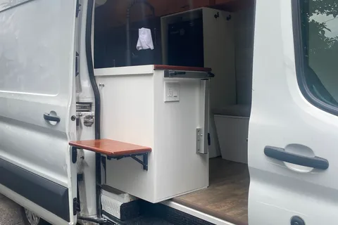 Bob's Ford Transit air B.O. B
