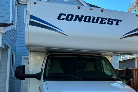 Mint 2019 Gulf Stream Conquest Class C