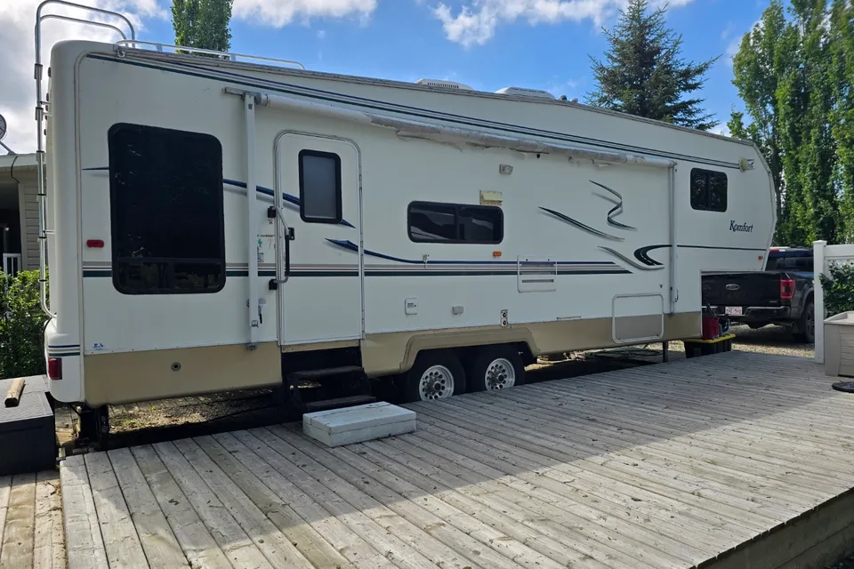 Jeannette's Komfort 26FSG Fifth Wheel