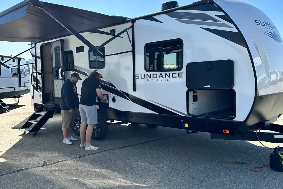 Danielle's Strathmore Heartland Sundance Ultra Lite 221RB Travel Trailer