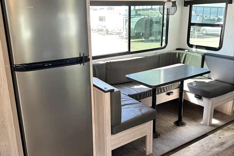 Danielle's Strathmore Heartland Sundance Ultra Lite 221RB Travel Trailer