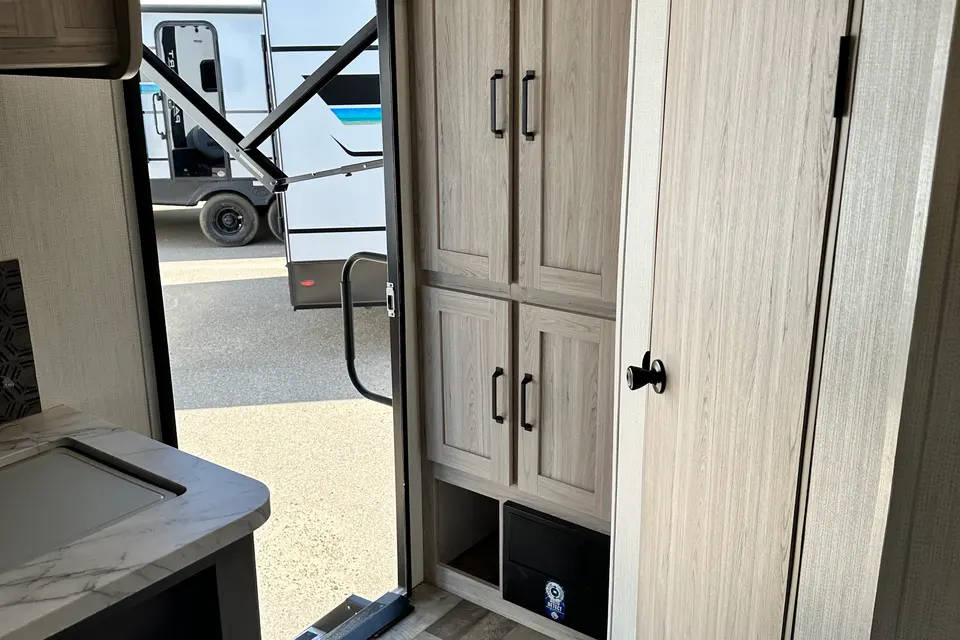 Danielle's Strathmore Heartland Sundance Ultra Lite 221RB Travel Trailer