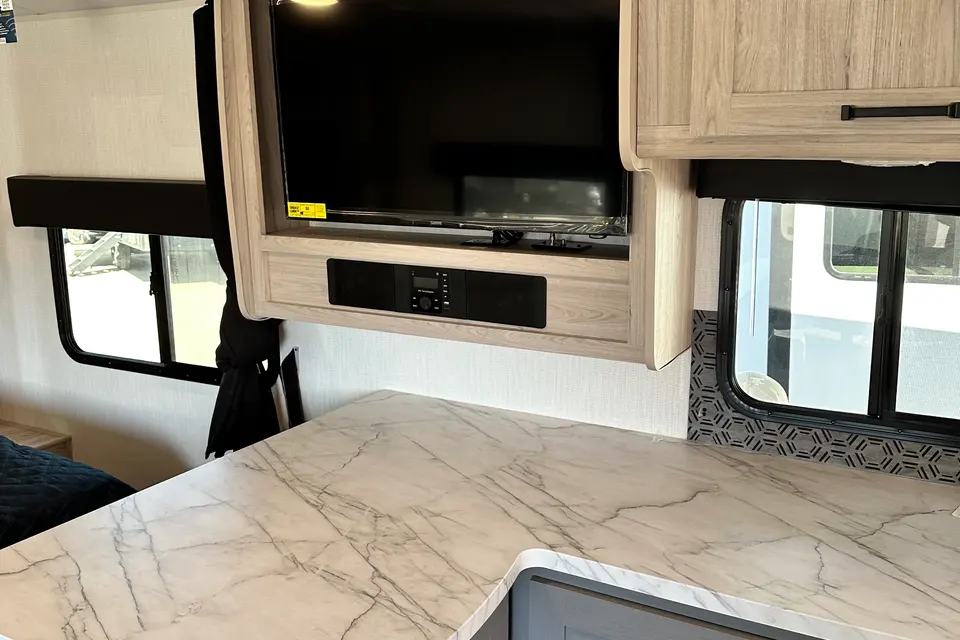 Danielle's Strathmore Heartland Sundance Ultra Lite 221RB Travel Trailer