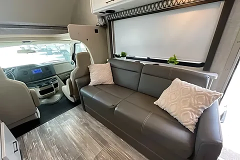 WiFi - LUXURIOUS - Sleeps 7 - Fits in State Parks