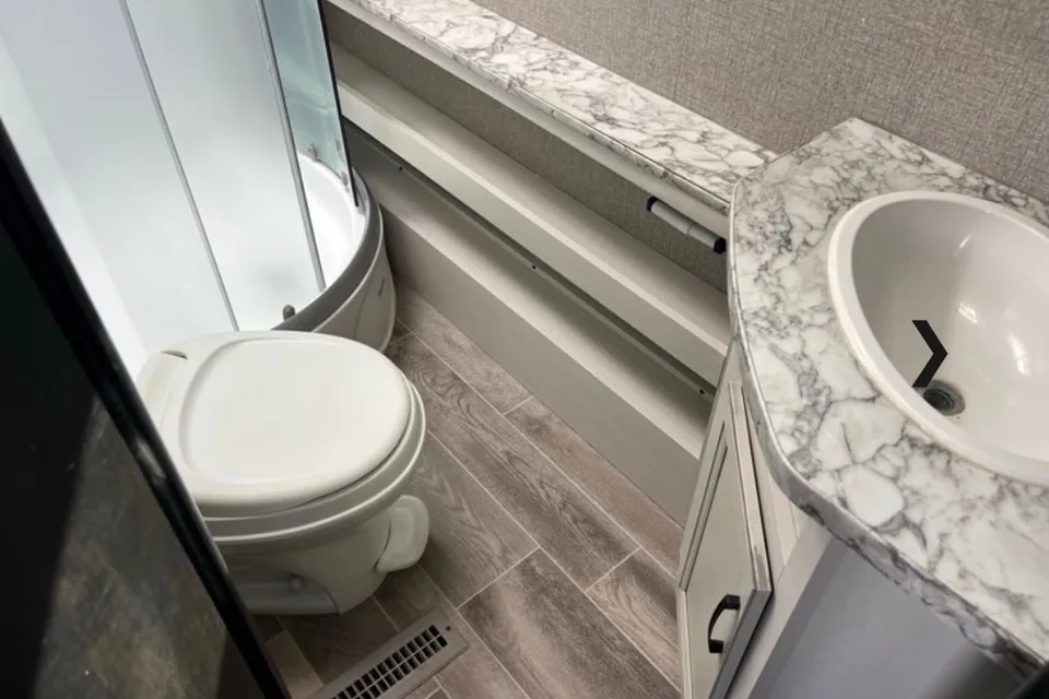 2021 Jayco Jay Feather 24BH Travel Trailer