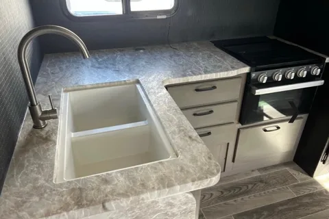 2021 Jayco Jay Feather 24BH Travel Trailer