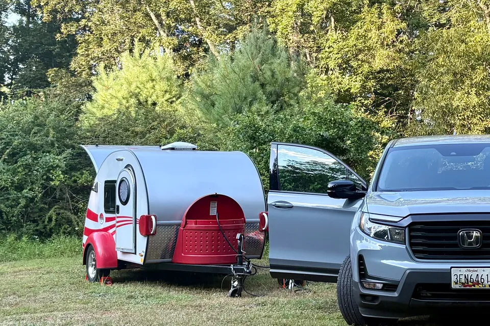 2016 NUCAMP T@G. SO LIGHT IT CAN BE TOWED WITH A BICYCLE!