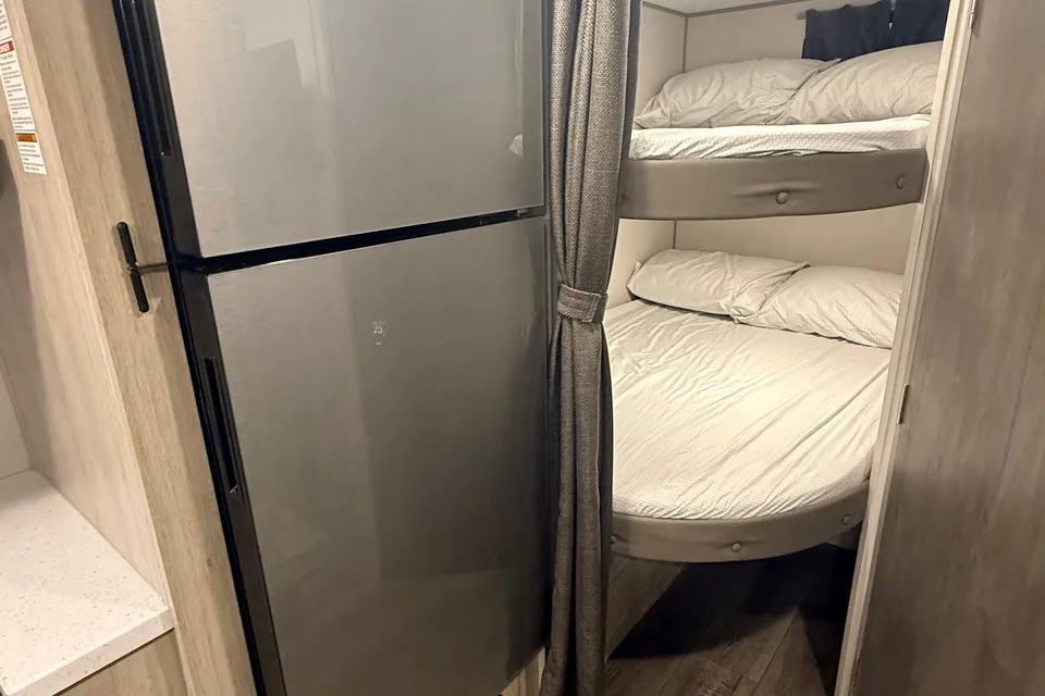 Brand New Coachmen Catalina summit series 7 Travel Trailer