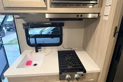 Brand New Coachmen Catalina summit series 7 Travel Trailer