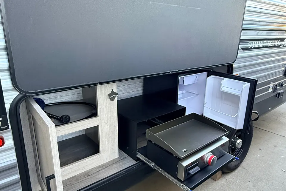 New 2026 Family Rv with outdoor kitchen