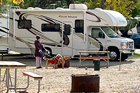Angie and Eddie's THOR 4 WINDS Class C