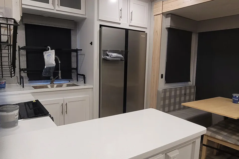 Pruitt's Alliance RV Avenue Fifth Wheel
