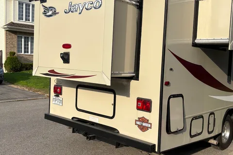 Pour la famille!! Jayco Redhawks Classe C
