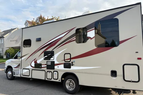 Pour la famille!! Jayco Redhawks Classe C