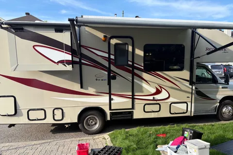 Pour la famille!! Jayco Redhawks Classe C