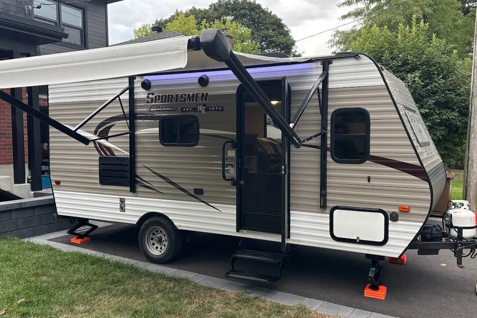 Sportsmen Classic 181BH Roulotte