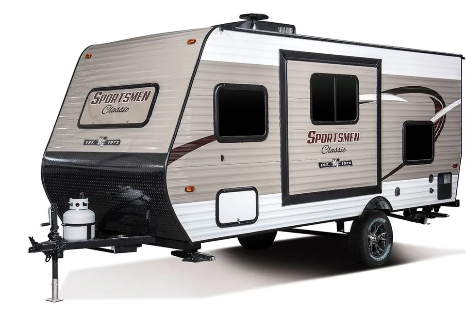 Sportsmen Classic 181BH Roulotte