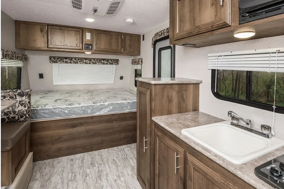 Sportsmen Classic 181BH Roulotte
