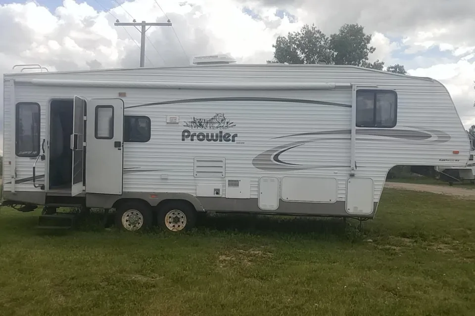 Brad's Fleetwood Prowler 285RL Fifth Wheel