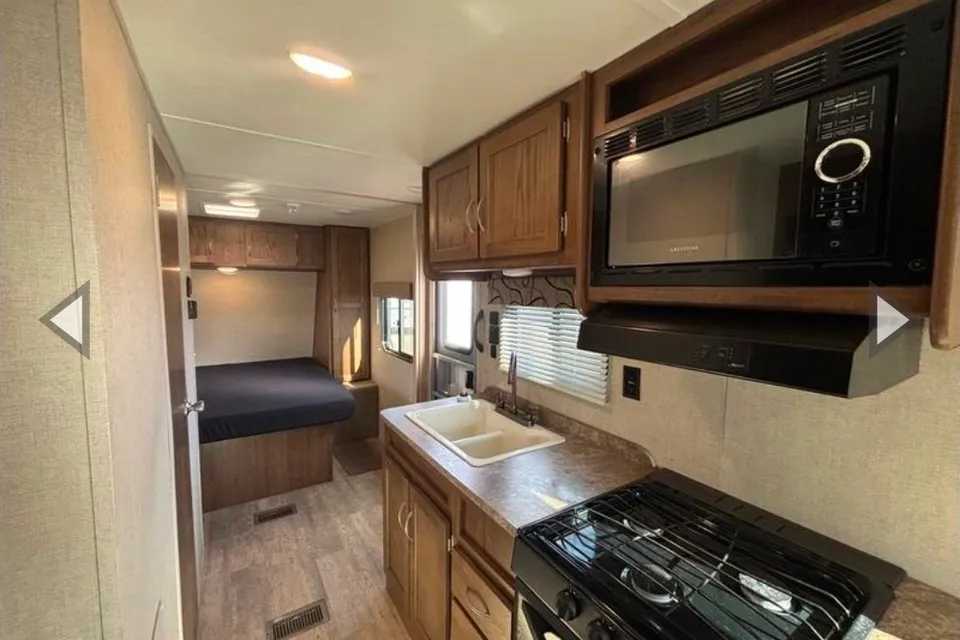 Marrichan's Leisure travel Serenity trailer Travel Trailer