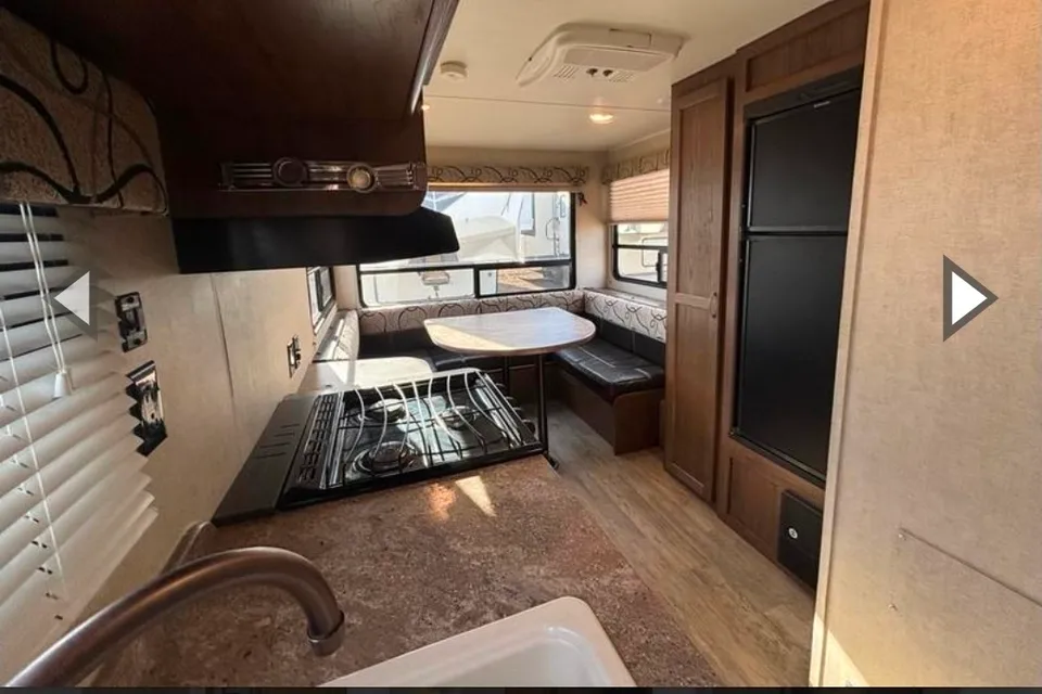 Marrichan's Leisure travel Serenity trailer Travel Trailer