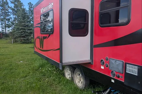 Super Bright and Modern Minnie Winnie 2401RG Travel Trailer