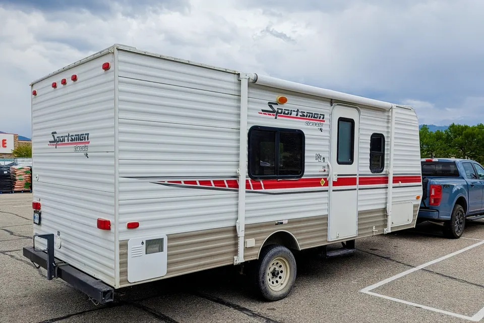 Cris' Camper: 20ft, lightweight, trailer