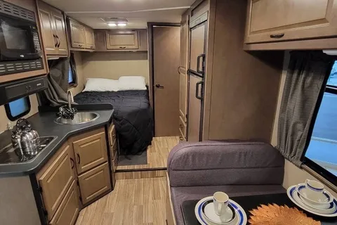 Vann's Thor Motor Coach Majestic 23A Class C