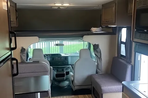 Vann's Thor Motor Coach Majestic 23A Class C