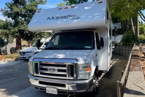 Vann's Thor Motor Coach Majestic 23A Class C