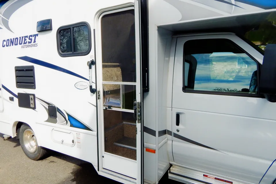 2016 Gulf Stream Conquest