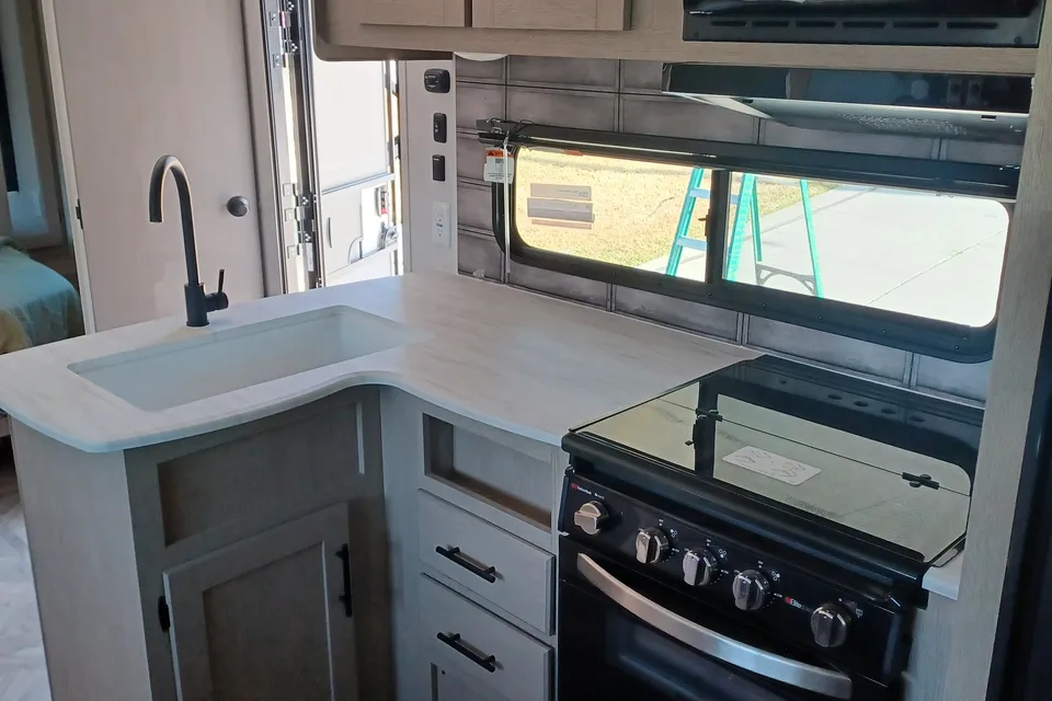 Eddie's Forest River Wildwood x-lite Travel Trailer