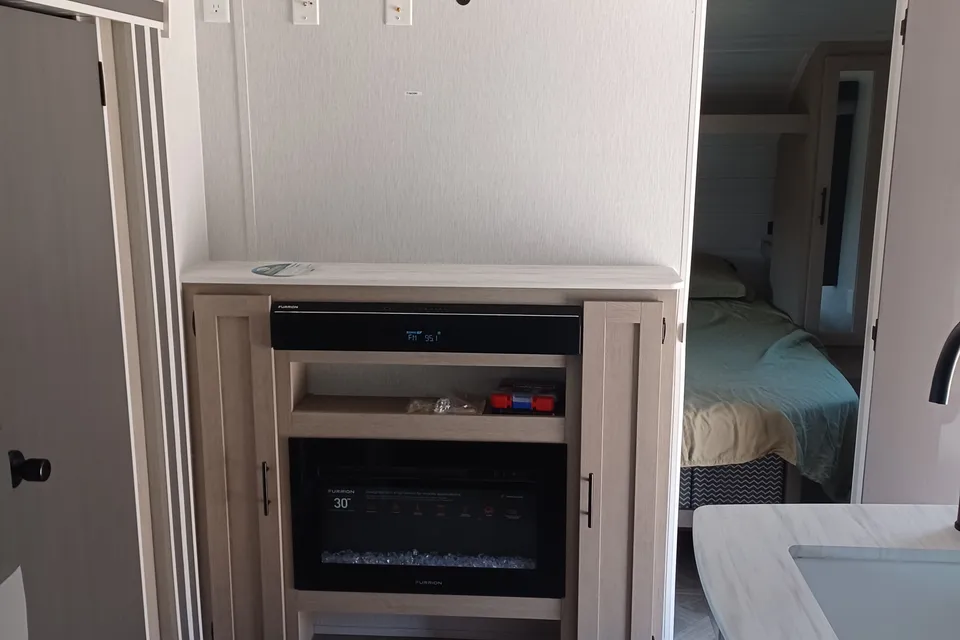 Eddie's Forest River Wildwood x-lite Travel Trailer